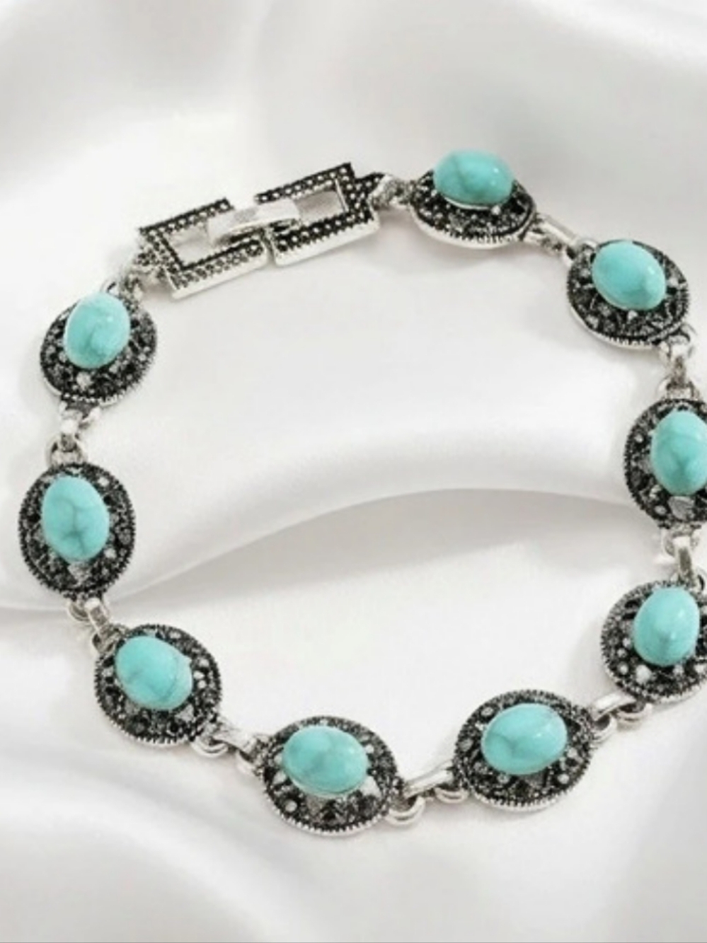 Turquoise Oval Link Bracelet in Blue
